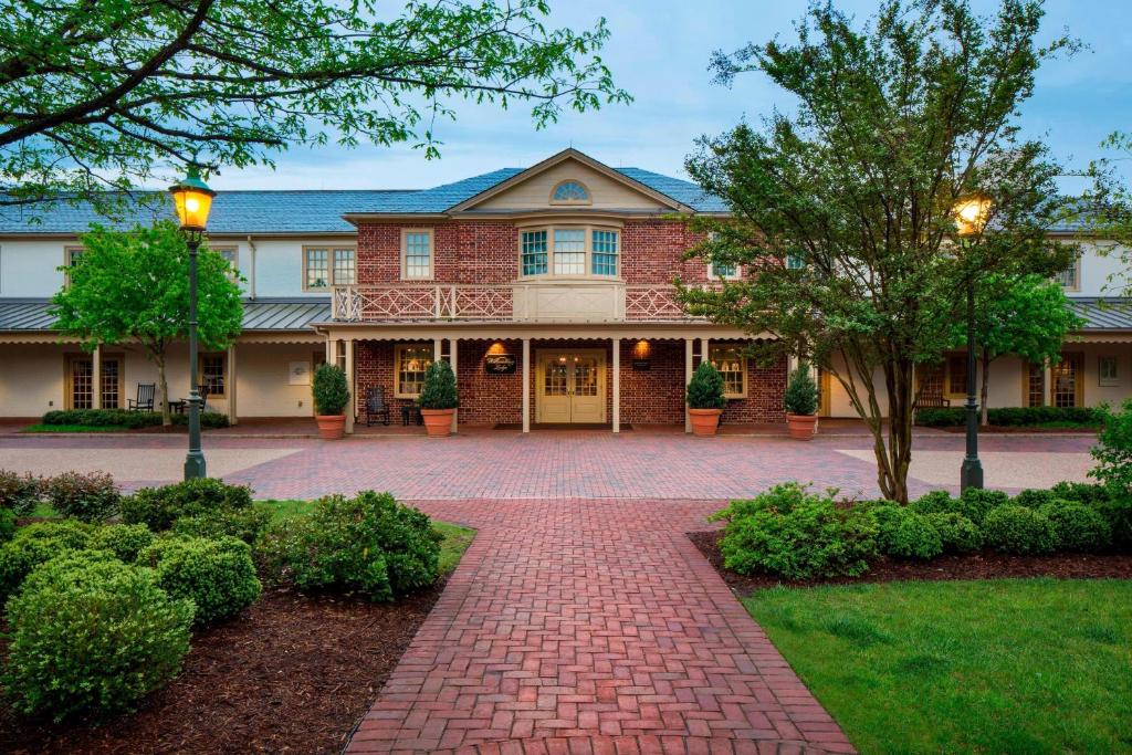 Williamsburg Lodge, Autograph Collection Review