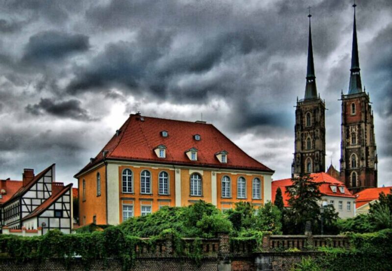 Wroclaw: Secrets of Wroclaw Walking Tour (2 Hours) - Notable Stops Along the Way