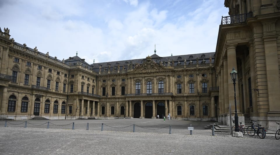 Würzburg: City Walking Tour (English) - Guide Expertise and Recommendations