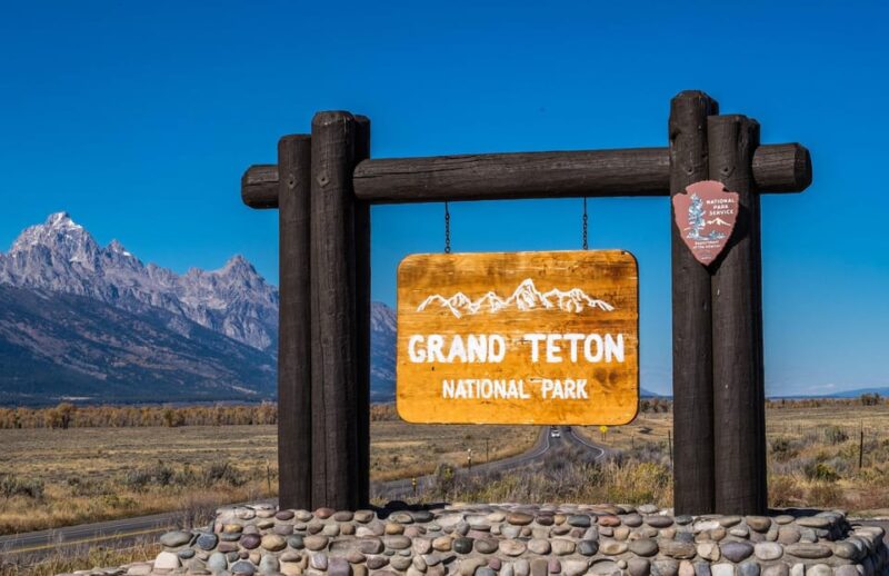 Yellowstone&Grand Teton National Park 5-Day Tour From SLC - Transportation and Accommodations
