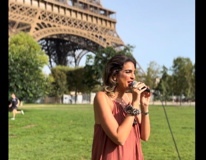 1h30 Live Music Show With Duo Singer-Guitarist in Paris - Important Information