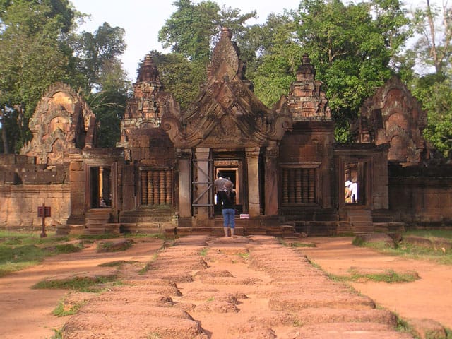 2-Day Tour Angkor Ta Prohm, Tonle Sap Lake, and Banteay Srey - Day 2 Highlights