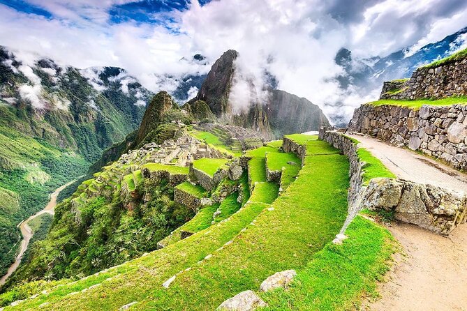 2-Day Tour:Sacred Valley and Machupicchu From Cuzco - Maras Salt Mines