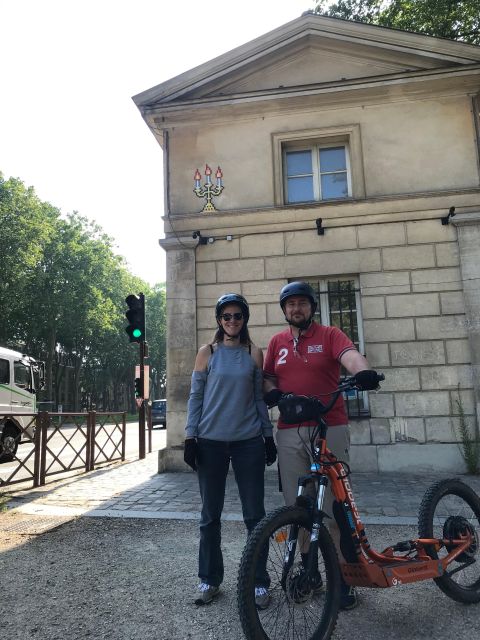 2 Wheel Electric Tour Street Art in Versailles - Safety Briefing