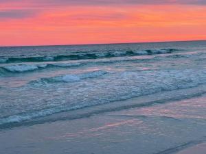 9th Floor 2BR 2 BATH King Suite Beach Shuttle, Heated Pool! - Booking Policies