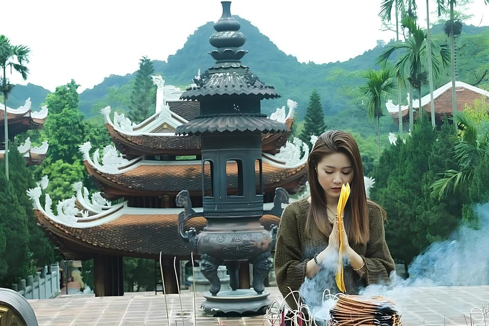 A Full-Day Trip to Perfume Pagoda - Experience Features