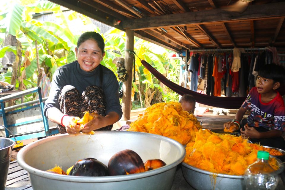 A Morning in the Cambodian Countryside - Interacting With Locals