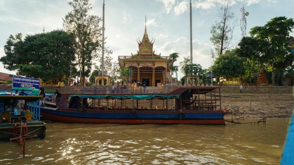 Angkor Wat: 2-Day Sunrise and Floating Village Tour - What to Bring