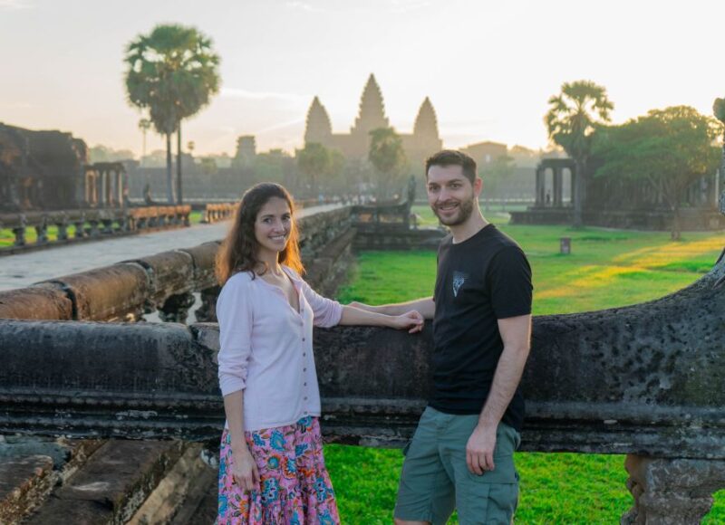 Angkor Wat: Half-Day Sunrise Vespa Tour With Lunch - Temple Visits