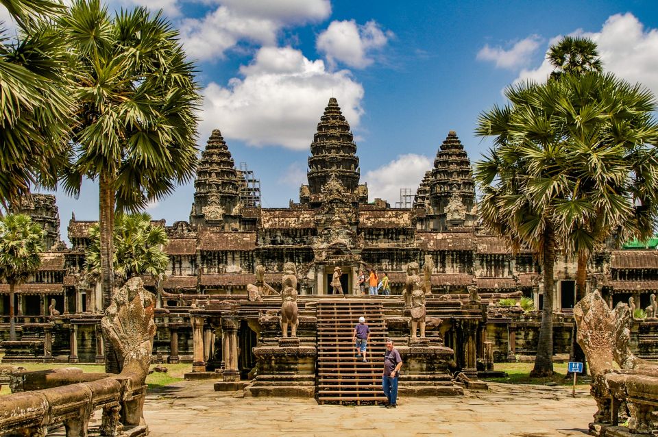 Angkor Wat: Small Circuit Tour by Only TukTuk - Transportation and Comfort