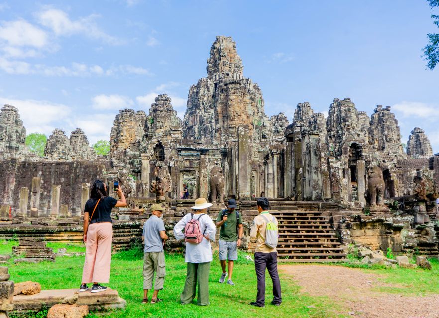 Angkor Wat: Sunrise Jeep Tour With Breakfast and Lunch - Inclusions and Exclusions