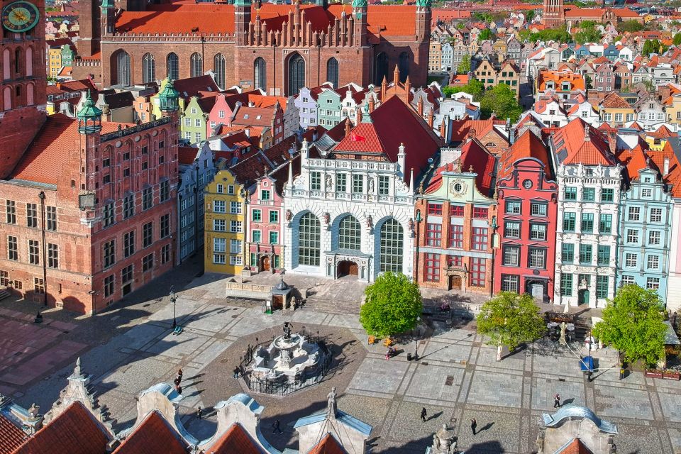 Artus Court and Gdansk Old Town Private Tour With Tickets - Meeting Point Information