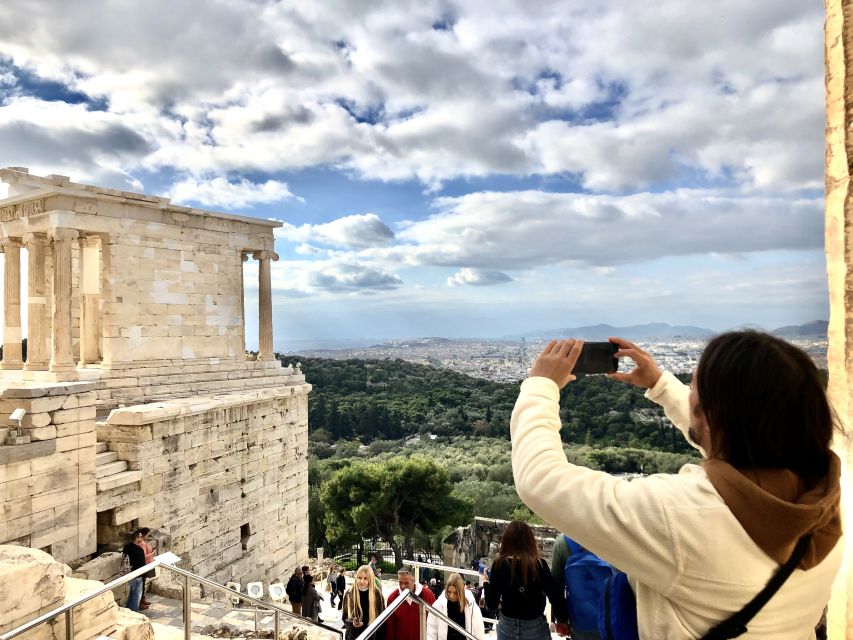 Athens: Acropolis - Historical Center Walking Tour in Spanish - Inclusions and Restrictions