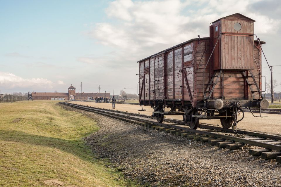 Auschwitz-Birkenau Guided Tour & Transfer From Krakow - Inclusions and Exclusions