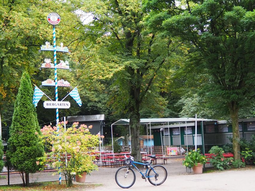 Aussenalster: Celebrities, Waterfronts and Nature Cycle Tour - Scenic Cycling Routes