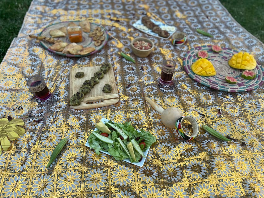 Authentic African Picnic : Tasty and Cultural Time in Paris - Picnic Setting