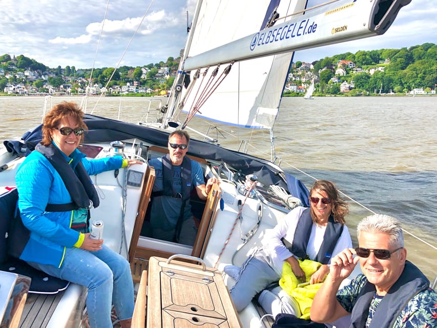 Authentic Sailingtrip Towards Blankenese, Hamburg/Elbe - Onboard Amenities