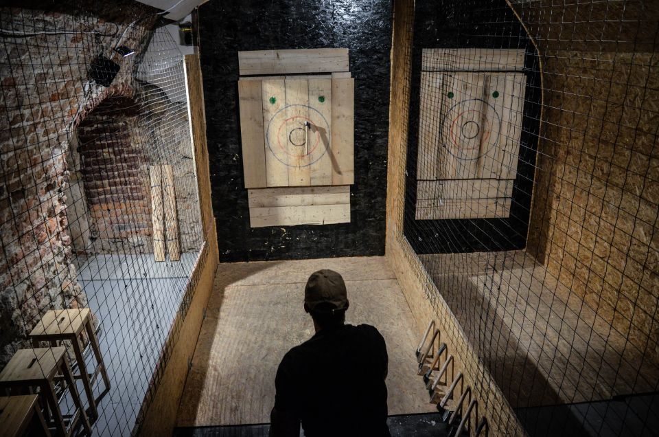 Axe Throwing Kraków in Axe Nation - the 1st Club in Europe - On-Site Amenities