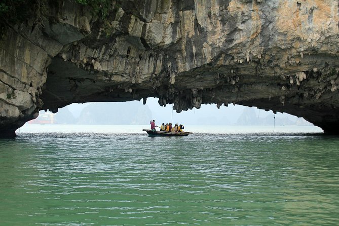 Bai Tu Long Boutique & Budget Cruise 2D: Kayaking, Swimming at Pristine Palaces - Accommodation Features