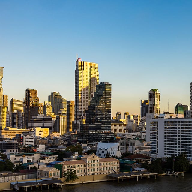 Bangkok: Fallabella River Front Iconsiam - Extensive Beverage and Wine Selection