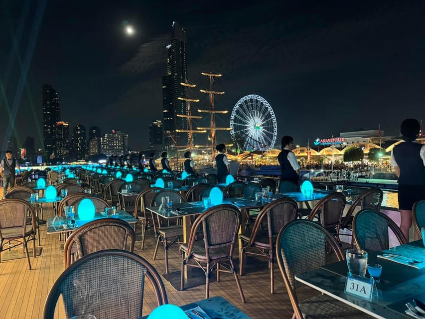 Bangkok: Royal Princess River Dinner Cruise With Live Music - Live Music and Atmosphere