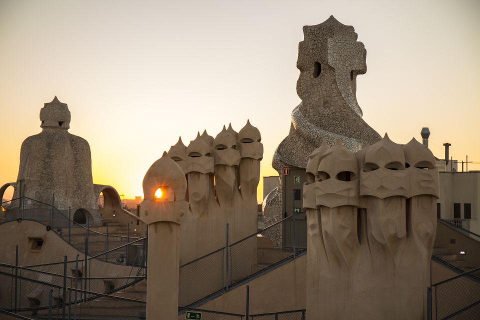 Barcelona: Casa Milà Early-Morning Access Guided Tour - Meeting Point Location