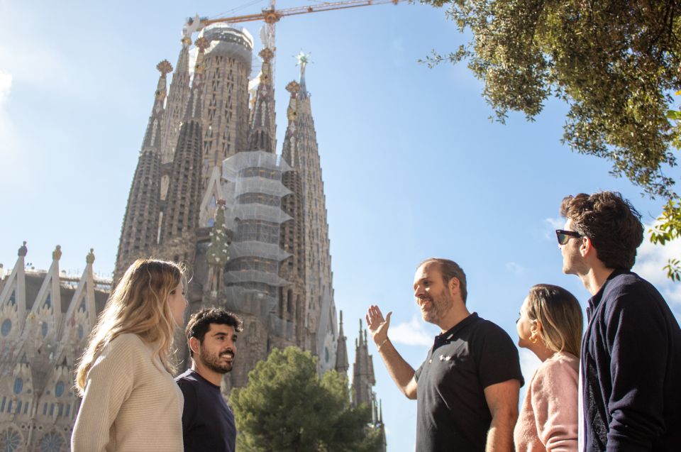 Barcelona: City Highlights Walking Tour With Sagrada Familia - Customer Reviews