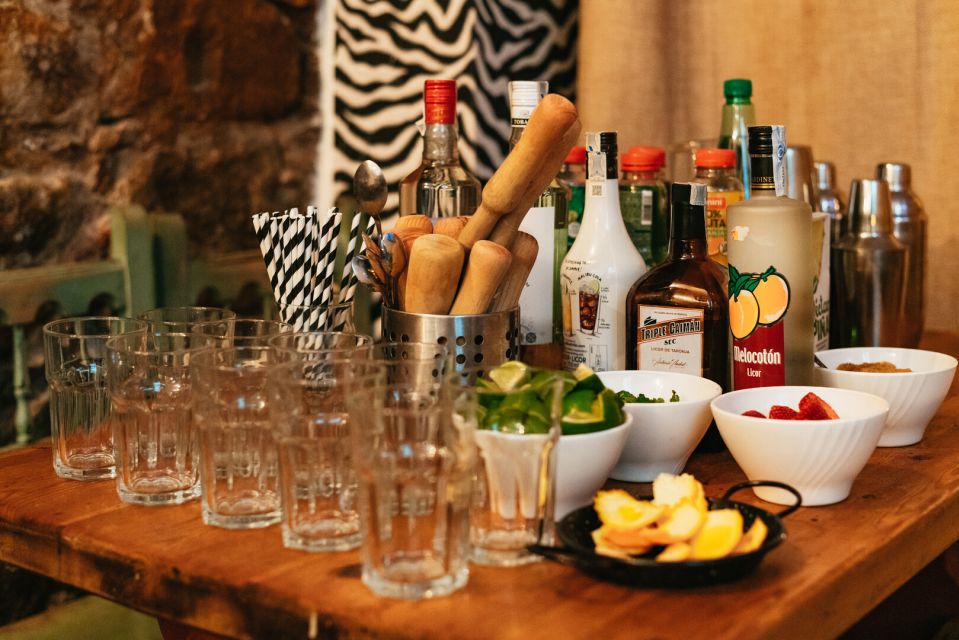 Barcelona: Cocktail Master Class by Mixologist With Tapas - Bar Venue and Accessibility Details