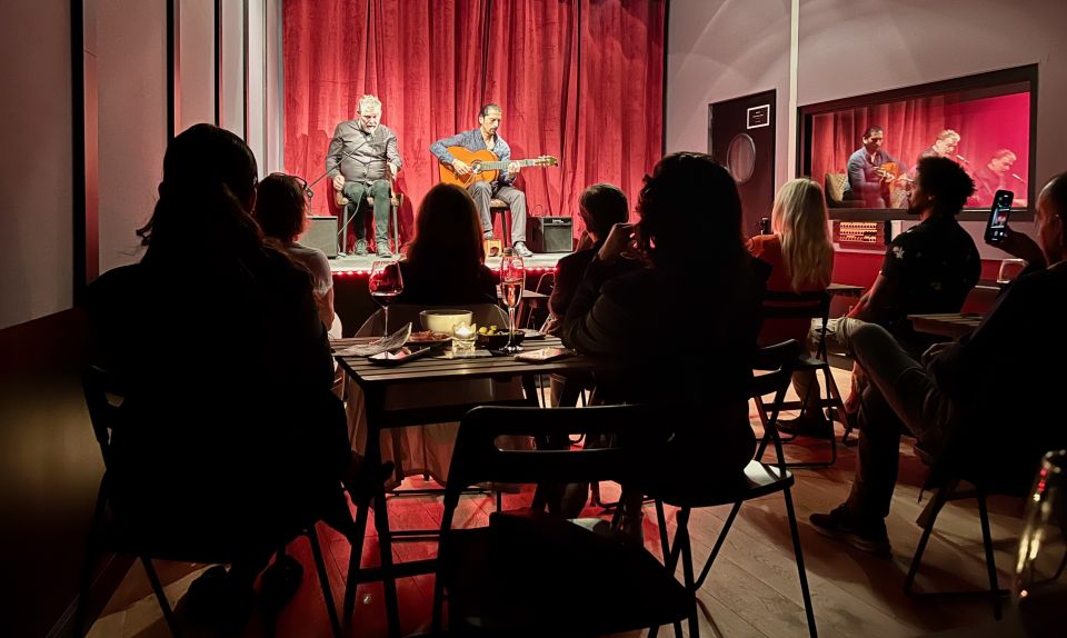 Barcelona: Flamenco Premium Show and Tour Guitar Museum - Immersive Exhibitions