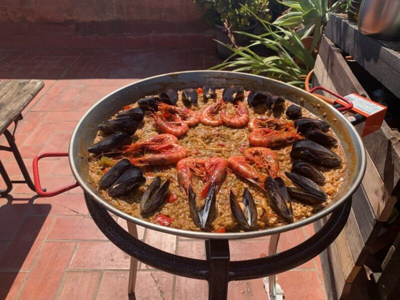 Barcelona: Paella Seafood Master Cooking Class With Sangria - Venue and Ambiance