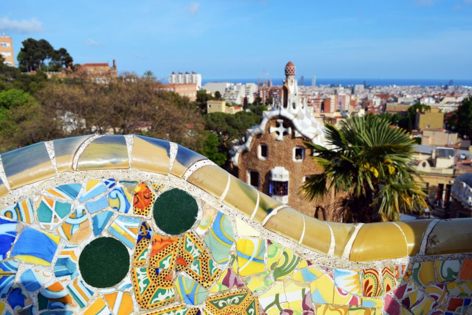 Barcelona & Park Güell: Private Half-Day Tour With Pickup - Inclusions