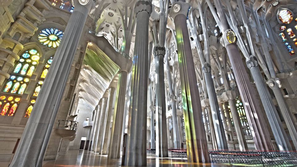 Barcelona: Sagrada Familia and City Tour With Hotel Pickup - Itinerary Walkthrough