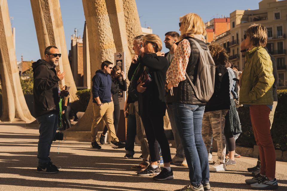 Barcelona: Sagrada Familia Skip-the-Line Guided Tour - Highlights of the Tour