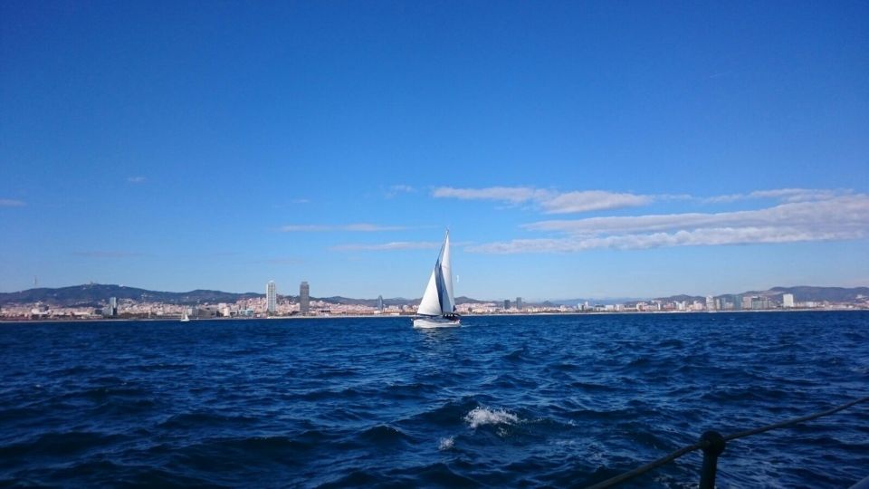 Barcelona: Sailing Tour With a Glass of Cava - Group Size and Languages