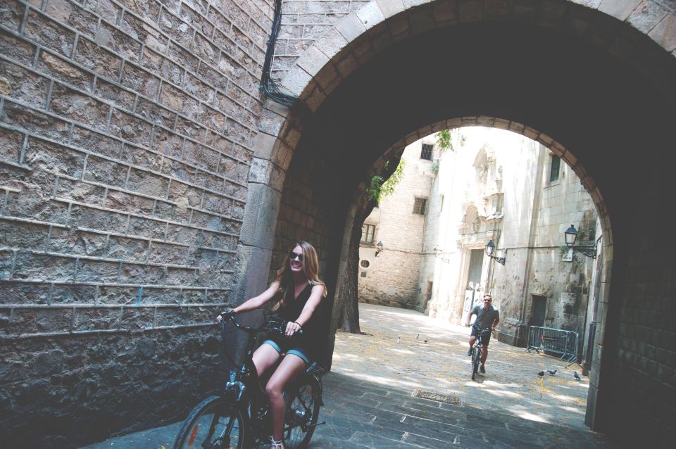 Barcelona: Undiscovered Secrets of Picasso on E-Bike - Exploring the Gothic Quarter