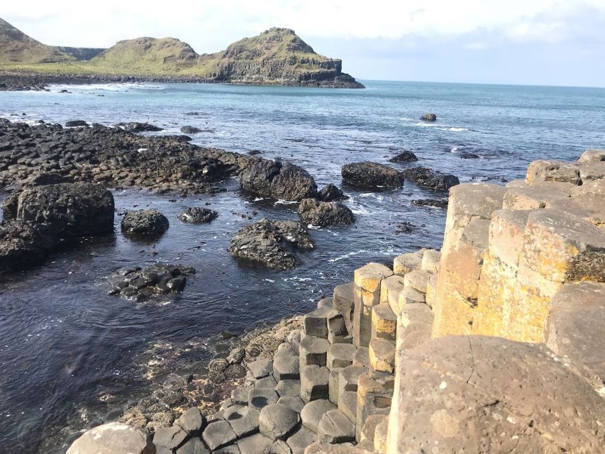 Belfast and Giants Causeway in Italian or Spanish - Discovering Belfast