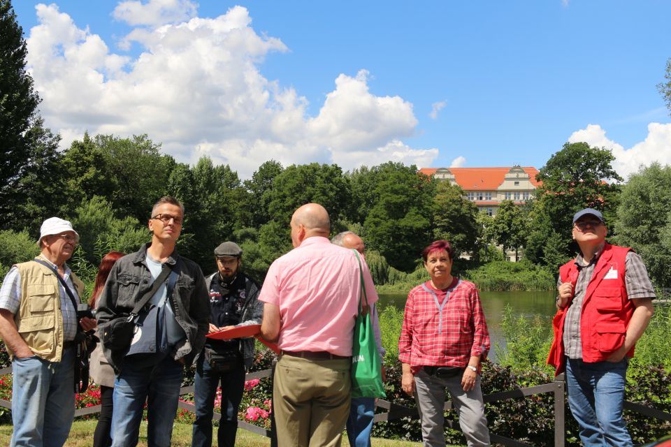 Berlin: Castle Britz Gardens Private Tour - Tour Features