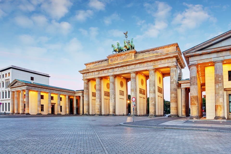 Berlin in Italian - Private Walking Tour - Booking Information