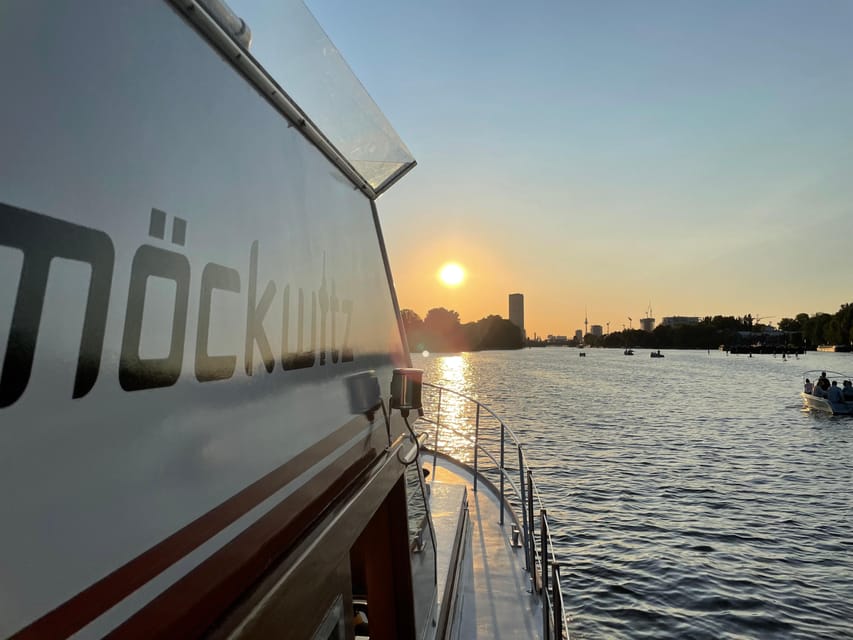 Berlin: Yacht Tour on the Lakes - Booking and Availability