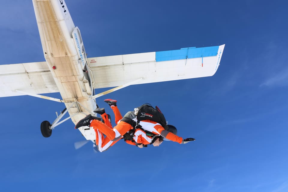 Best Skydiving Close to Brno and Olomouc - Thrilling Skydiving Journey