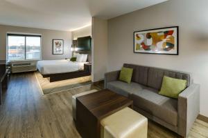 Best Western Plus Riata Hotel - Breakfast and Dining Options