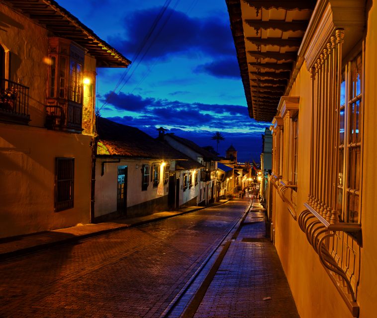 Bogotá: Private Guided Night Tour With Drink - Customer Reviews