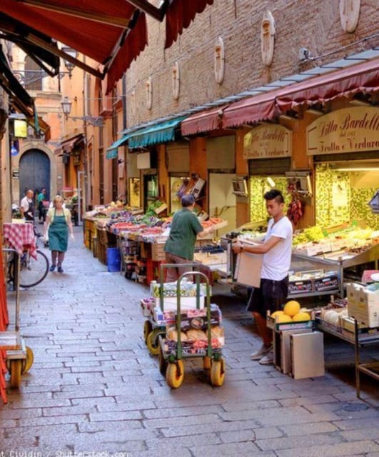 Bologna: Tour With Tasting of Food and Wines - Delicious Local Specialties