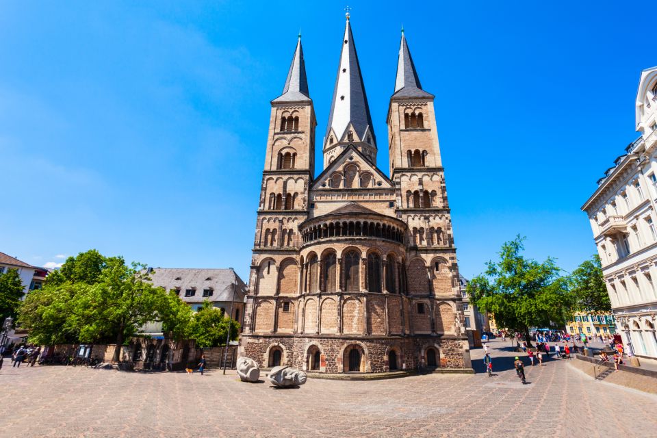 Bonn: First Discovery Walk and Reading Walking Tour - App and Navigation