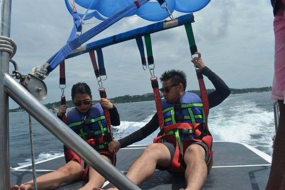 Boracay: Parasailing Experience - Suitability and Restrictions