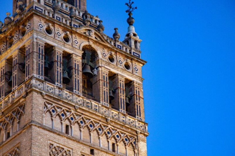 Bordeaux: Insta-Perfect Walk With a Local - Small Group Dynamics