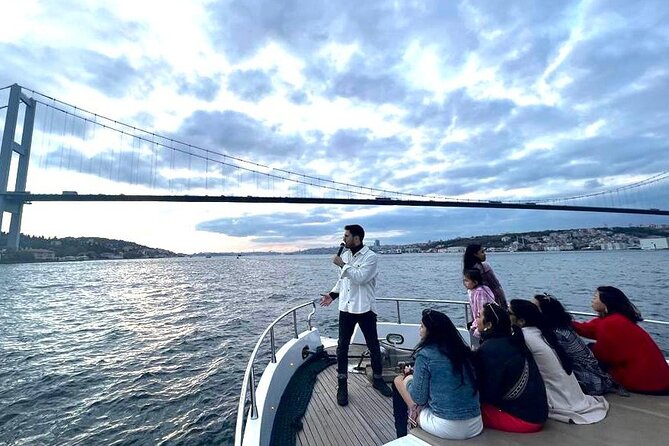 Bosphorus Guided Luxury Yacht Cruise With Live Guide (90 Minutes) - Customer Feedback and Ratings