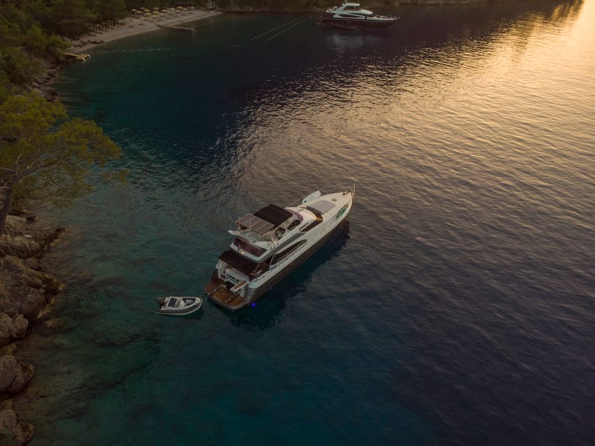 Bosphorus Sunset Cruise With a Luxury Private Yatch - Amenities and Inclusions