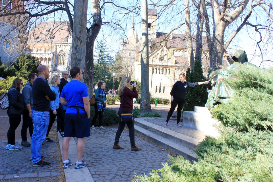 Budapest ❤️Winter Bike Tour With Coffee Stop❤️ - Coffee Stop and Local Treats