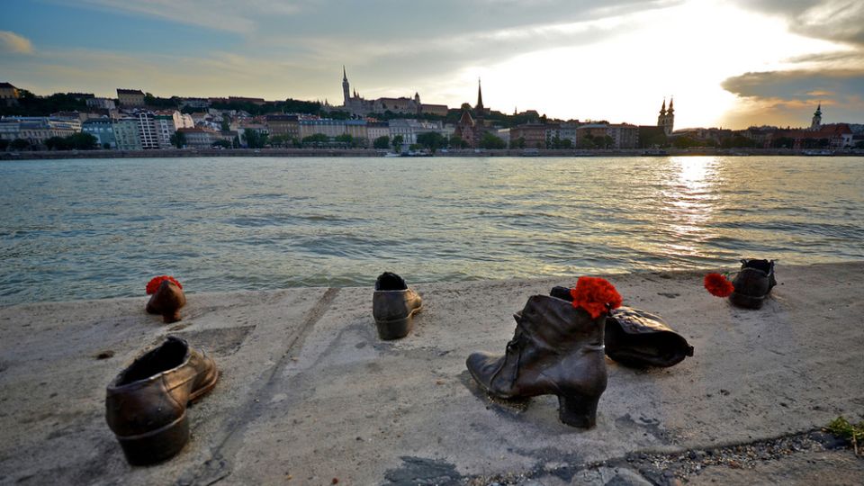 Budapest: Half-Day Small Group Jewish History Tour - Transportation and Accessibility